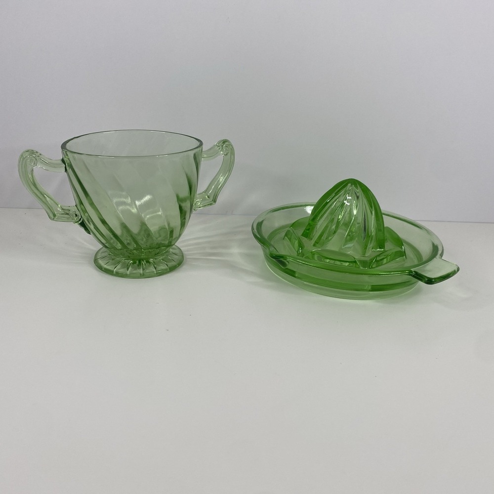 Vintage Uranium Green Glass Manual Citrus Juice Juicer With Pour Spout & Creamer